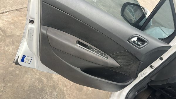 PEUGEOT 408 ACTIVE 1.6 (AB752MP)