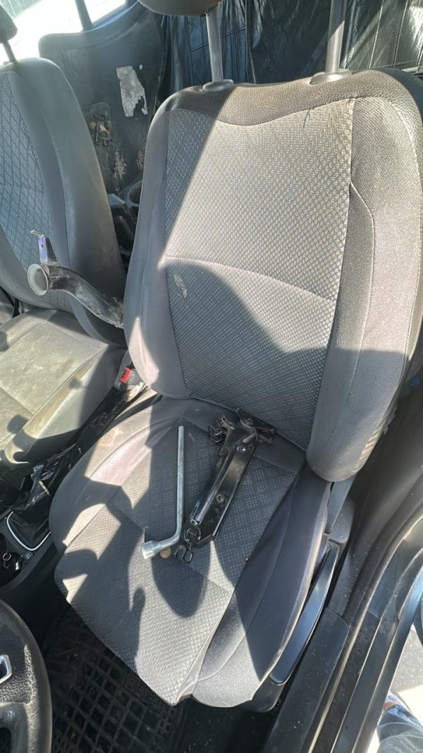 VW VOLKSWAGEN SURAN 1.6L 5D 717 (OAL132)