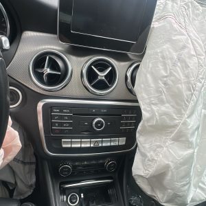 MERCEDES BENZ GLA 200 (AB747UC)