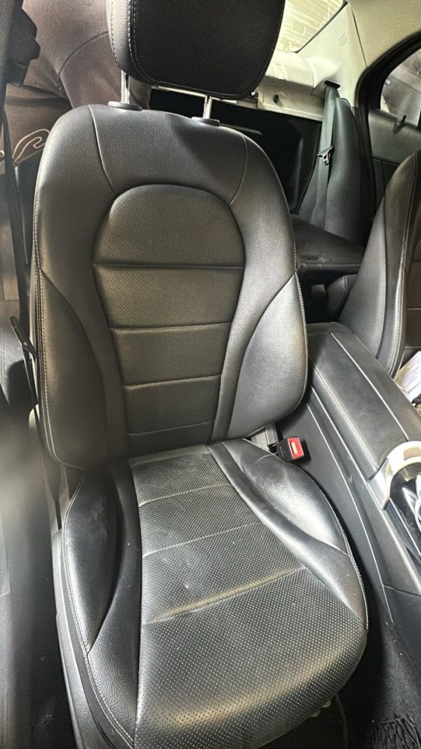 MERCEDES BENZ C250 (AB089XT)
