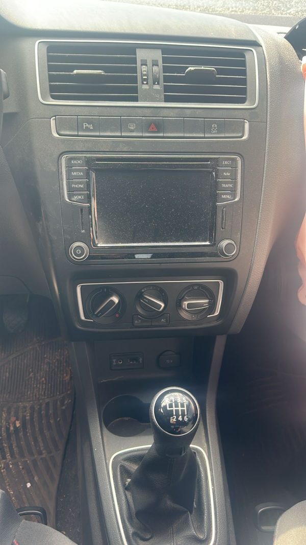 VW VOLKSWAGEN SURAN 1.6 16V 5D 428 (AB312YX)
