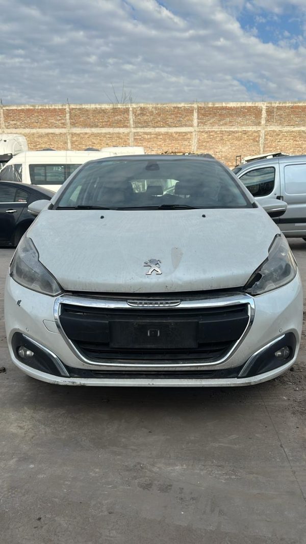 PEUGEOT 208 FELINE 1.6 (AB475KK)