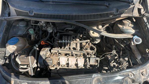 VW VOLKSWAGEN SURAN 1.6L 5D 717 (OAL132)