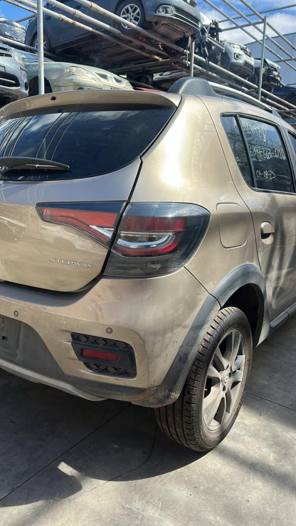 RENAULT SANDERO PH2 STEPWAY ZEN 1.6 (AE449ZW)