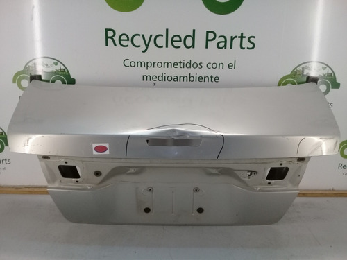 Tapa De Baul Nissan Sentra (03315639)