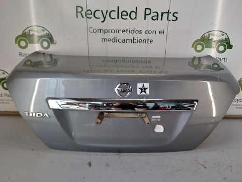 Tapa De Baul Nissan Tiida (04268867)