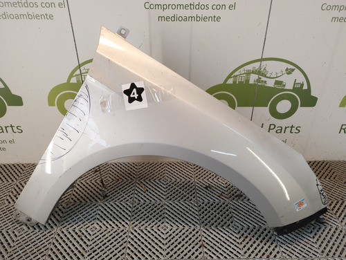 Guardabarro Derecho Ford Focus 3 (04939611)