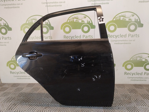 Puerta Trasera Derecha Toyota Corolla G10 (05492316)