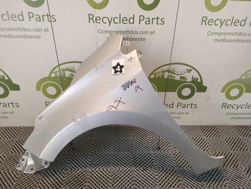 Guardabarro Izquierdo Toyota Corolla G11 (04694225)