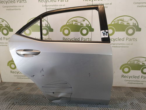 Puerta Trasera Derecha Toyota Corolla G11 (04694242)