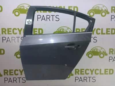 Puerta Trasera Izquierda Chevrolet Cruze 4p (05574762)