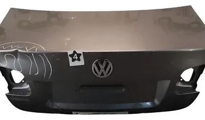 Tapa De Baul Vw Vento Lv (06120230)