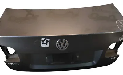 Tapa De Baul Vw Vento Lv (05710611)