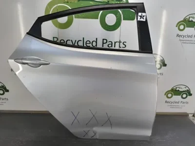 Puerta Trasera Derecha Hyundai Elantra (03463456)
