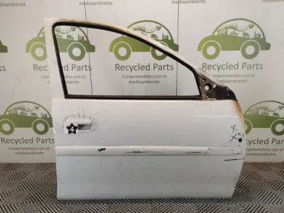 Puerta Delantera Derecha Chevrolet Corsa (05018561)
