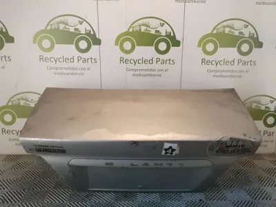 Tapa De Baul Mitsubishi Galant (01736603)
