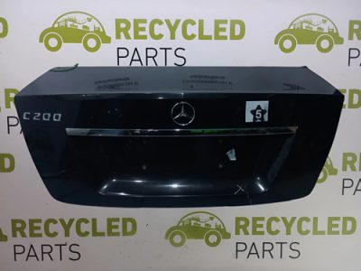 Tapa De Baul Mercedes Benz C200 (05294268) Lp