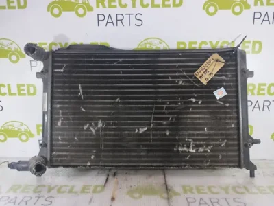 Radiador De Agua Audi A3 1.6 (04464404)