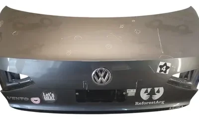 Tapa De Baul Vw Vento Ln (05661441)