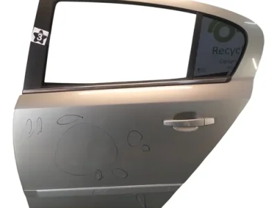 Puerta Trasera Izquierda Chevrolet Vectra 4p (06443660)