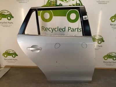 Puerta Trasera Derecha Vw Vento Variant Ln (04435382)