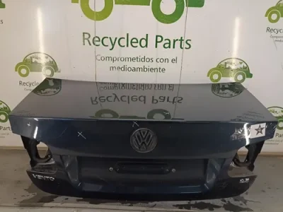 Tapa De Baul Vw Vento Lv (04237784) Lp