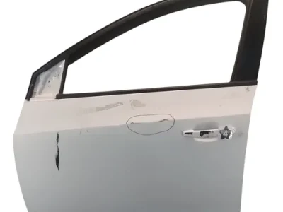 Puerta Delantera Izquierda Chevrolet Cruze (06672603)