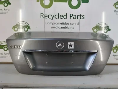 Tapa De Baul Mercedes Benz C250 (03667240)