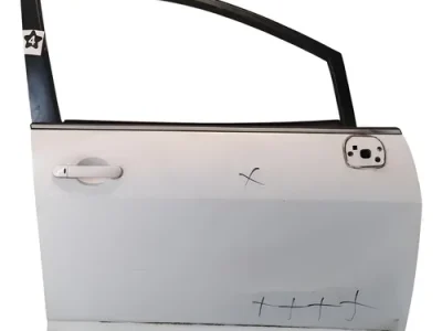 Puerta Delantera Derecha Nissan Tiida (06053229)