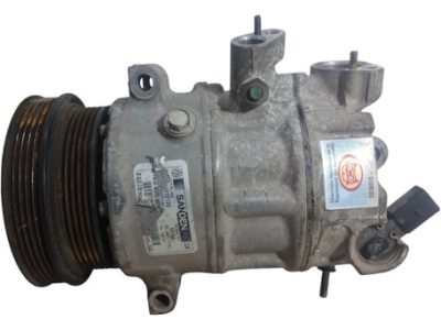 Compresor De A/a Vw Vento 2.5 (05737429)