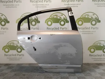 Puerta Trasera Derecha Honda Civic 8va (05061878)