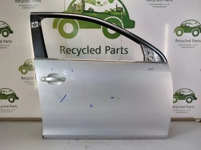Puerta Delantera Derecha Vw Vento Lv (04342281)