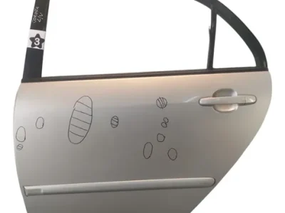 Puerta Trasera Izquierda Toyota Corolla G9 (06988763)