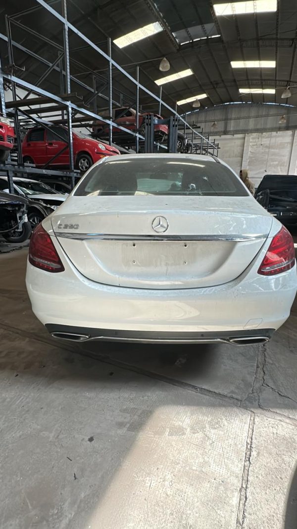 MERCEDES BENZ C250 (AB089XT)