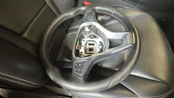 MERCEDES BENZ C250 (AB089XT)