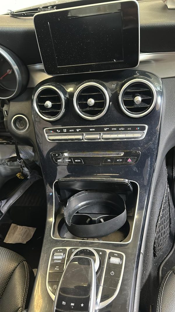 MERCEDES BENZ C250 (AB089XT)
