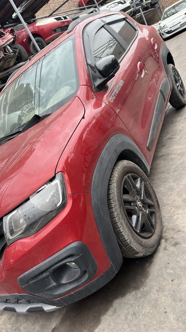 KWID OUTSIDER 1.0 (AD879AG)