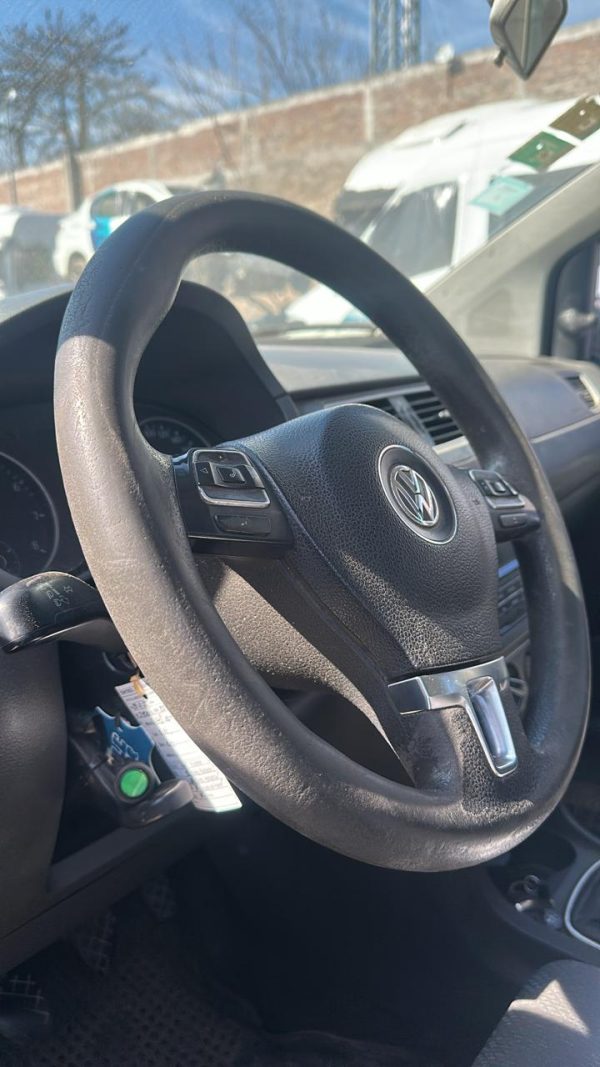 VW VOLKSWAGEN SURAN 1.6L 5D 717 (OAL132)