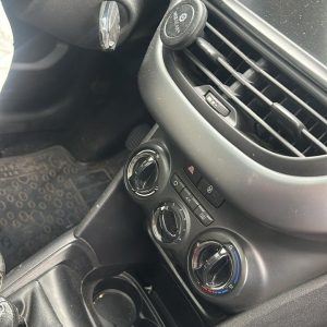 PEUGEOT 208 ALLURE 1.6N TOUCHSCREEN (AA271NP)