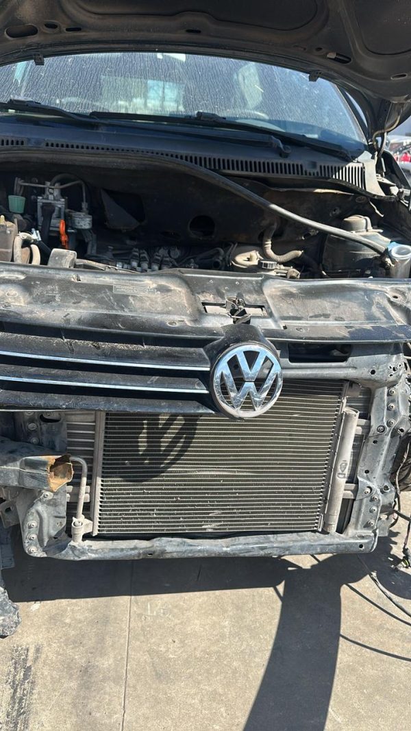 VW VOLKSWAGEN SURAN 1.6L 5D 717 (OAL132)