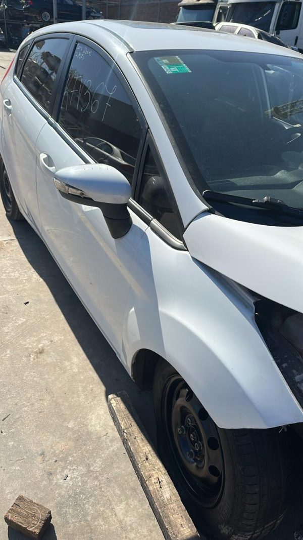 FORD FIESTA KINETIC DESIGN TITANIUM (KFV367)