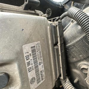 VW VOLKSWAGEN SURAN (GZQ877)