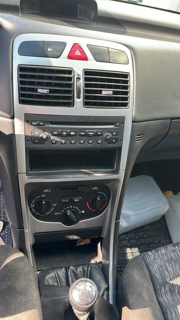 PEUGEOT 307 XS 1.6 5P (KHJ939)