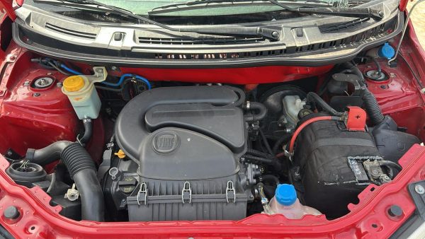 FIAT UNO 1.4 8V (LZV745)