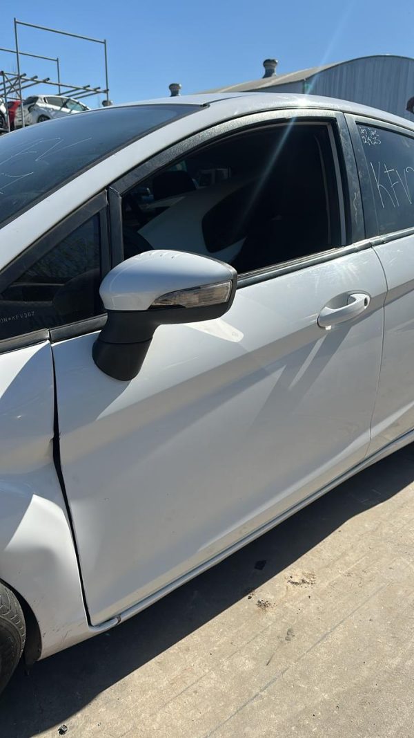 FORD FIESTA KINETIC DESIGN TITANIUM (KFV367)