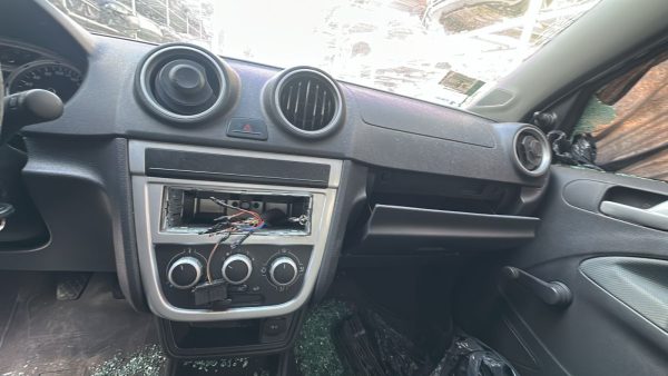 GOL TREND 1.6  (JFH757)