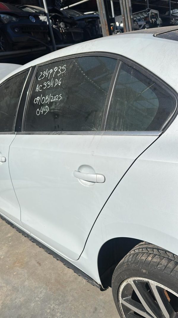 VW VOLKSWAGEN VENTO 2.0L GLI (AC334DG)