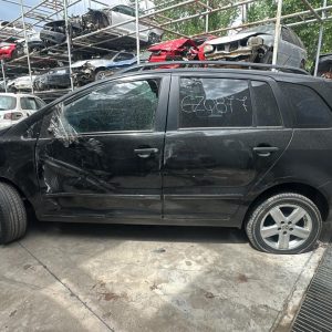 VW VOLKSWAGEN SURAN (GZQ877)