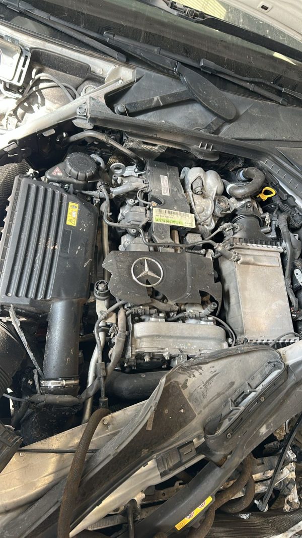 MERCEDES BENZ C250 (AB089XT)