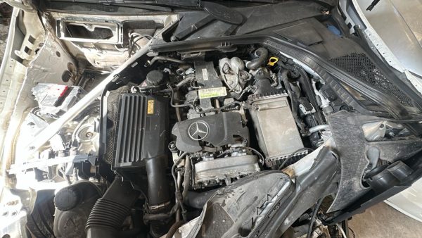 MERCEDES BENZ C250 (AB089XT)